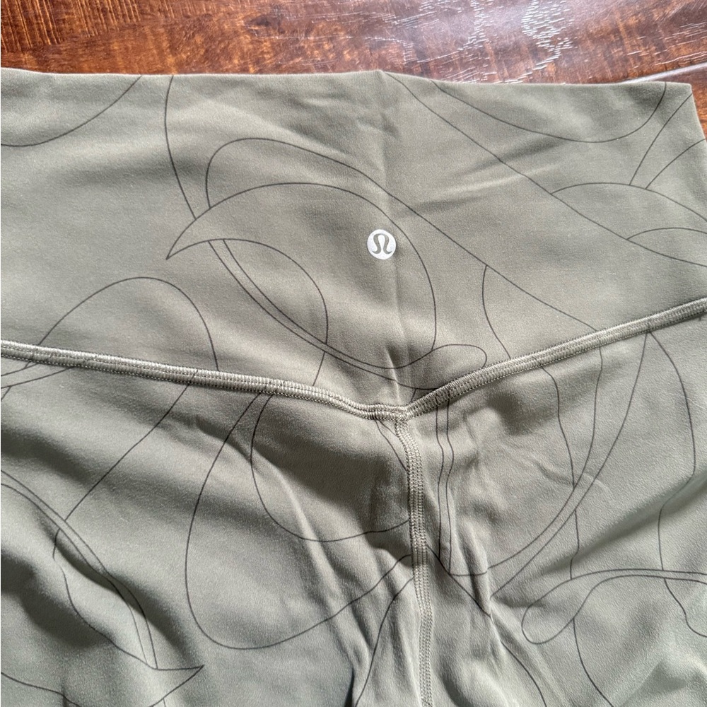 lululemon Align High Rise Crop 23” Scripted Yogo Army Green/Dark Oliv - Picture 4 of 5